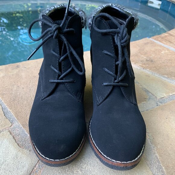 White Mountain Lilac Faux Suede Wedge Ankle Booties Sz 7.5 - Picture 3 of 14